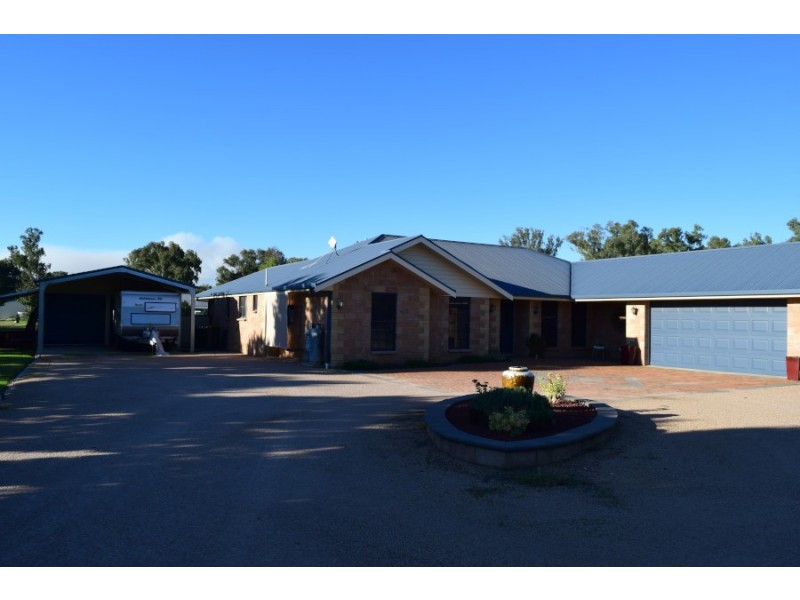 3 Light Horse Place, Parkes NSW 2870