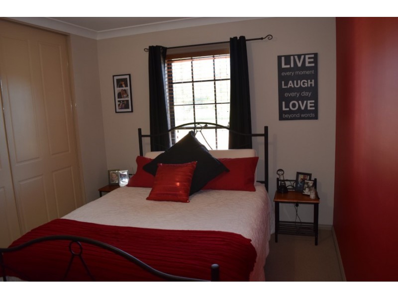 3 Light Horse Place, Parkes NSW 2870