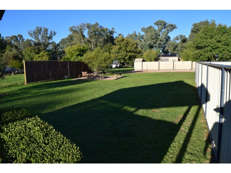 3 Light Horse Place, Parkes NSW 2870