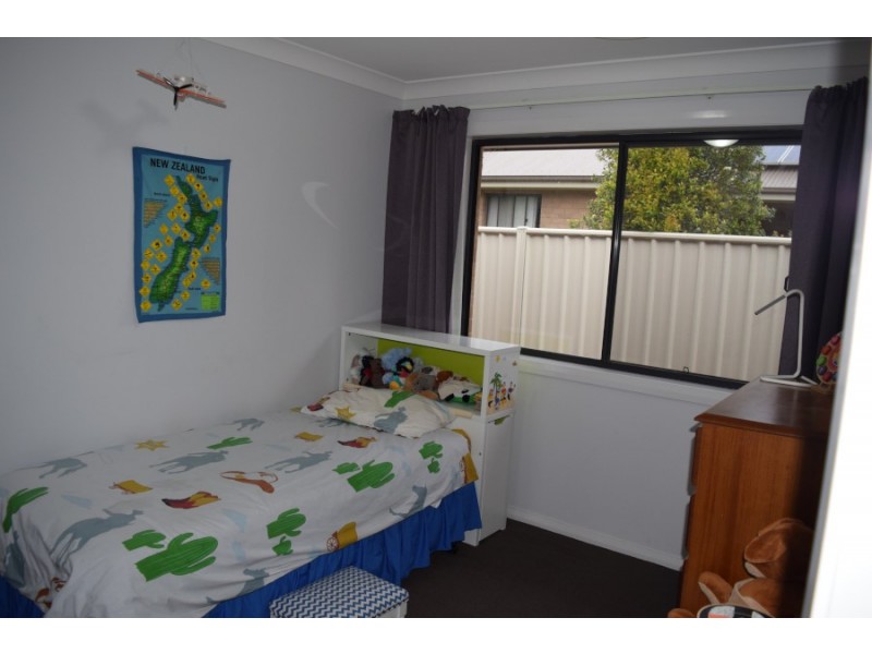 6 Avoca Place, Parkes NSW 2870