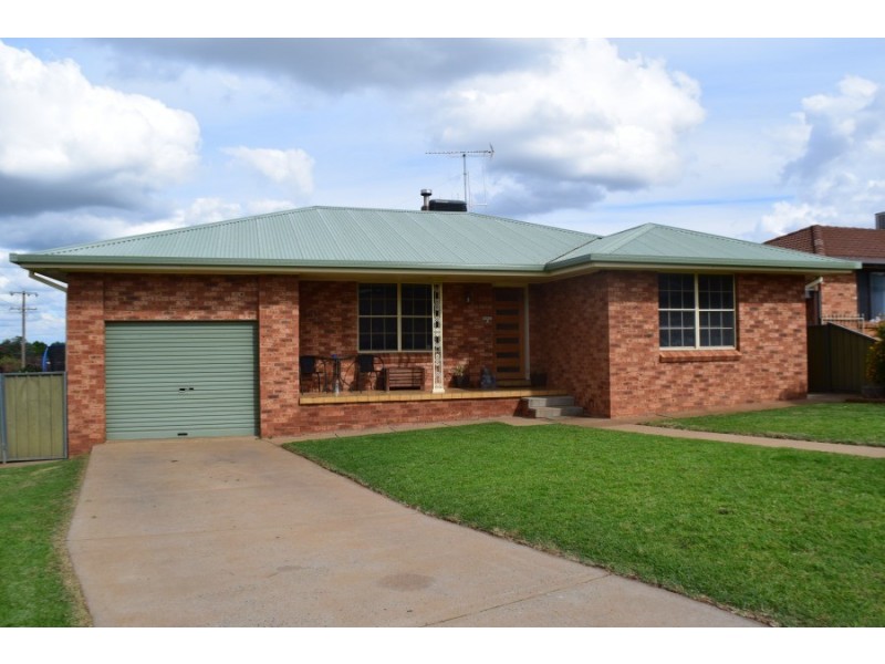 1 Werona Place, Parkes NSW 2870
