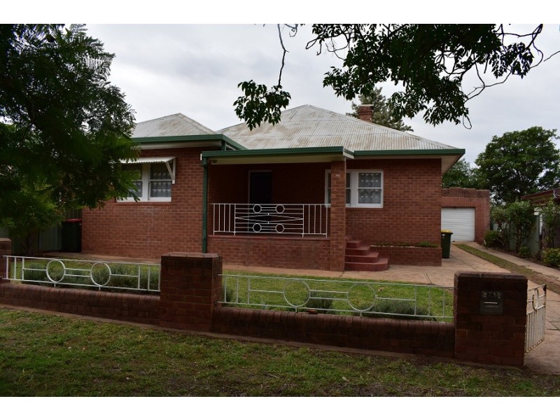141 Currajong Street, Parkes NSW 2870