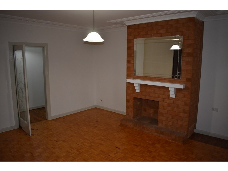 141 Currajong Street, Parkes NSW 2870
