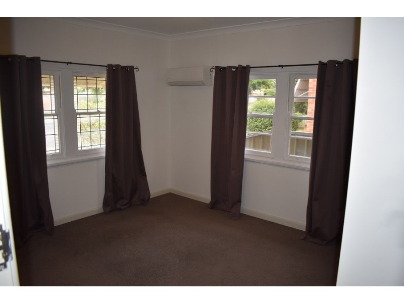 141 Currajong Street, Parkes NSW 2870