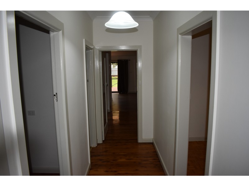 141 Currajong Street, Parkes NSW 2870