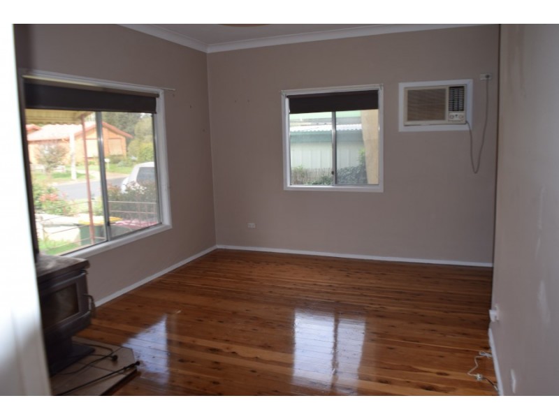 6 Glover Street, Parkes NSW 2870