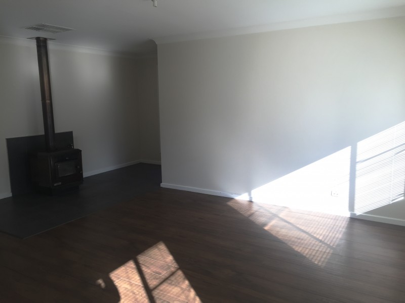 15 Glenhaven Ave, Parkes NSW 2870