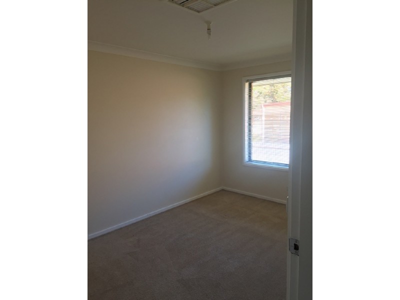 15 Glenhaven Ave, Parkes NSW 2870