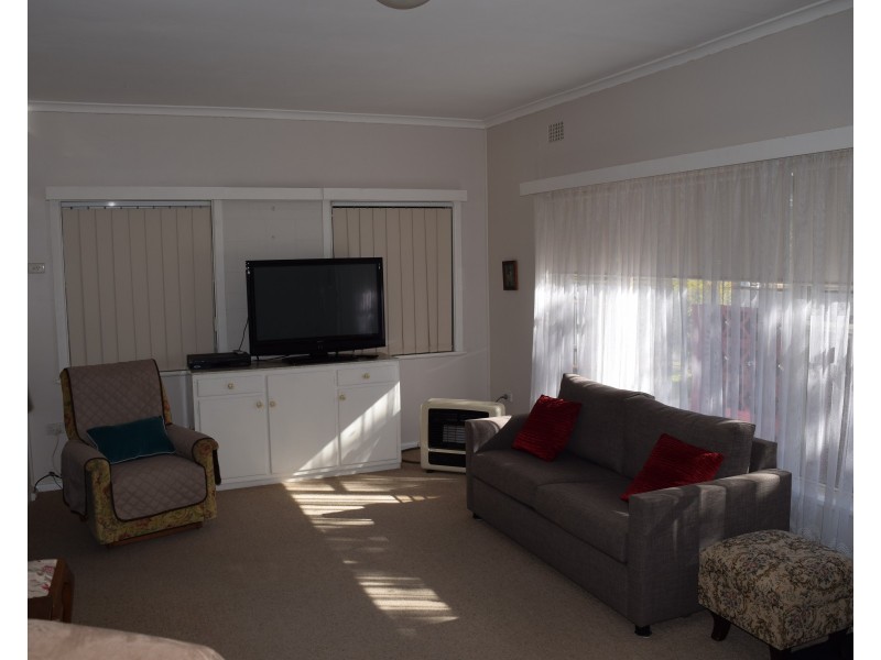 15 Victoria Street, Parkes NSW 2870