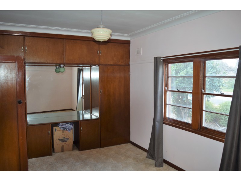 1 Flynn Street, Parkes NSW 2870