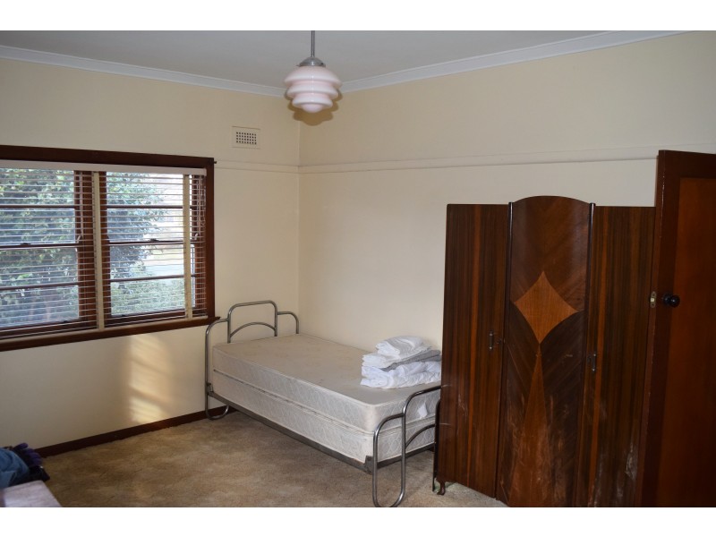 1 Flynn Street, Parkes NSW 2870
