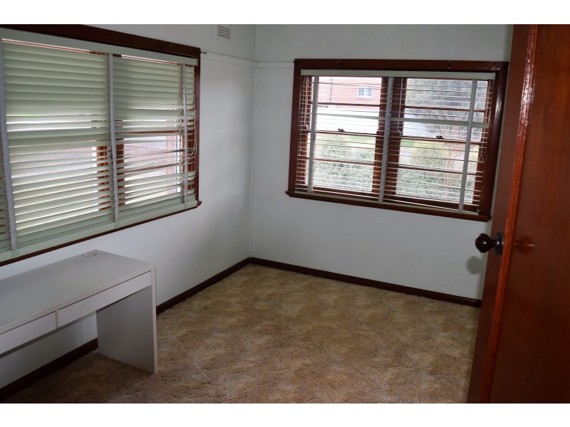 1 Flynn Street, Parkes NSW 2870