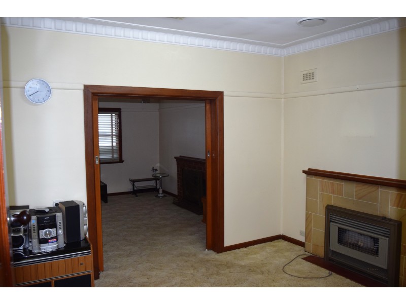 1 Flynn Street, Parkes NSW 2870