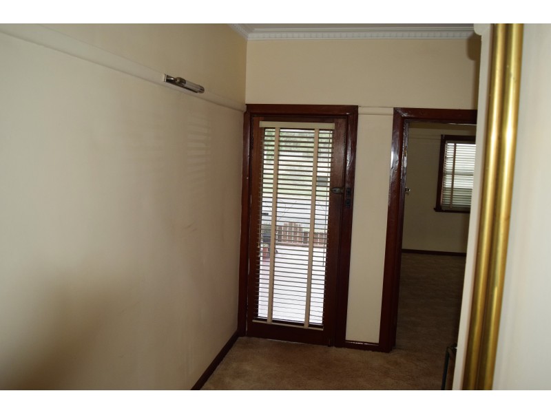 1 Flynn Street, Parkes NSW 2870