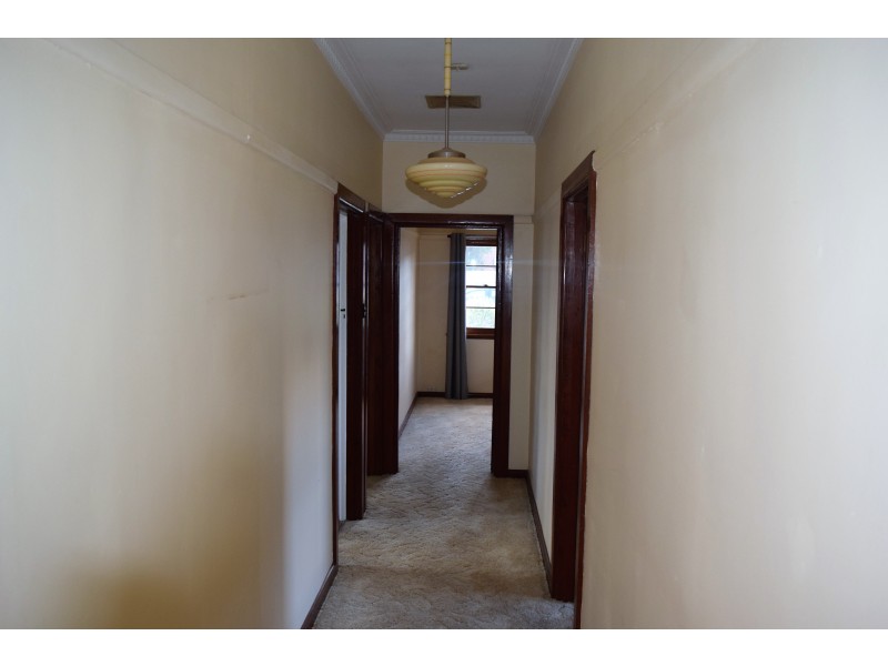 1 Flynn Street, Parkes NSW 2870