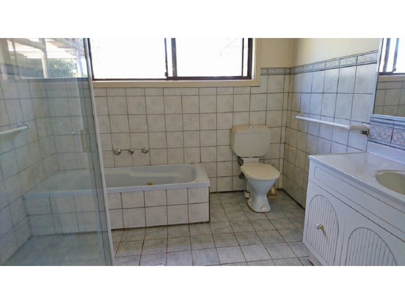 24 Parkes Street, Trundle NSW 2875
