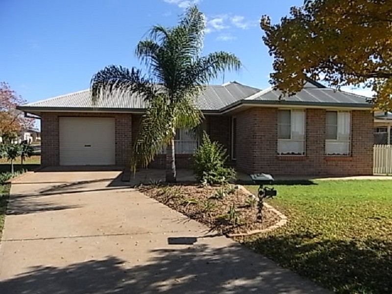 6B  Thomas Tom Crescent, Parkes NSW 2870