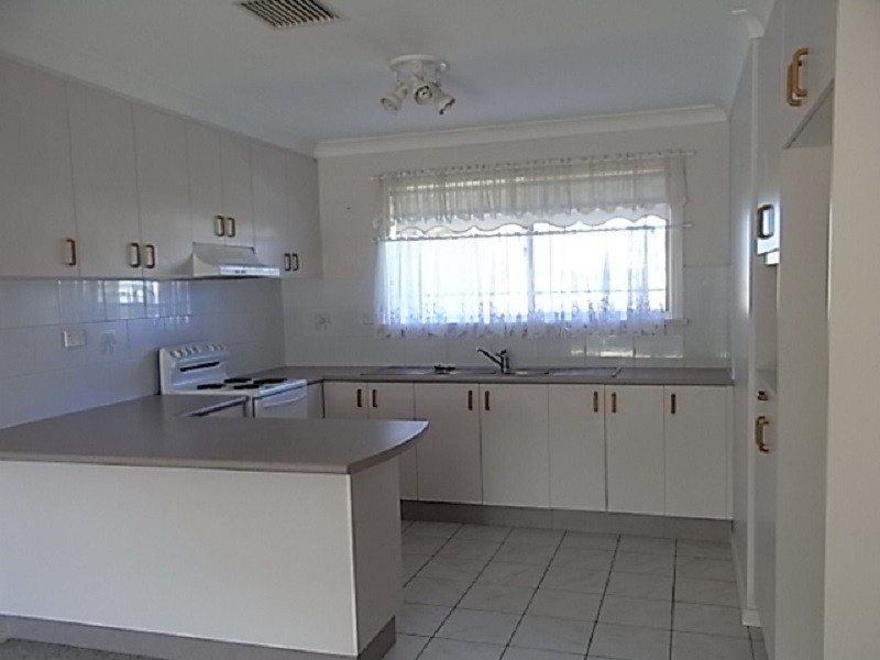 6B  Thomas Tom Crescent, Parkes NSW 2870