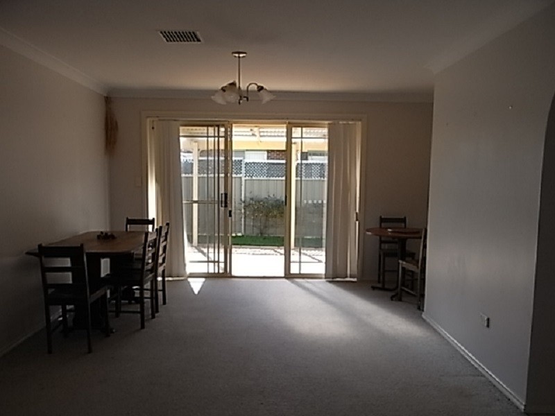6B  Thomas Tom Crescent, Parkes NSW 2870
