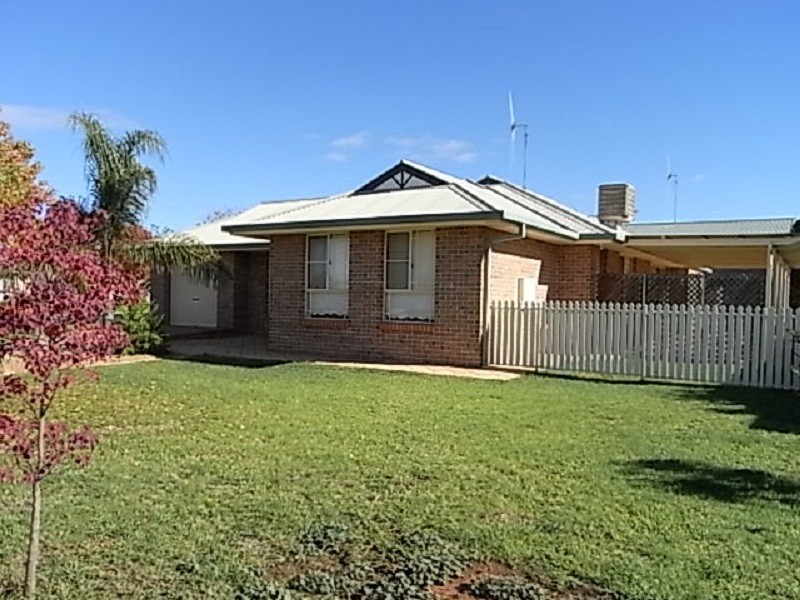 6B  Thomas Tom Crescent, Parkes NSW 2870
