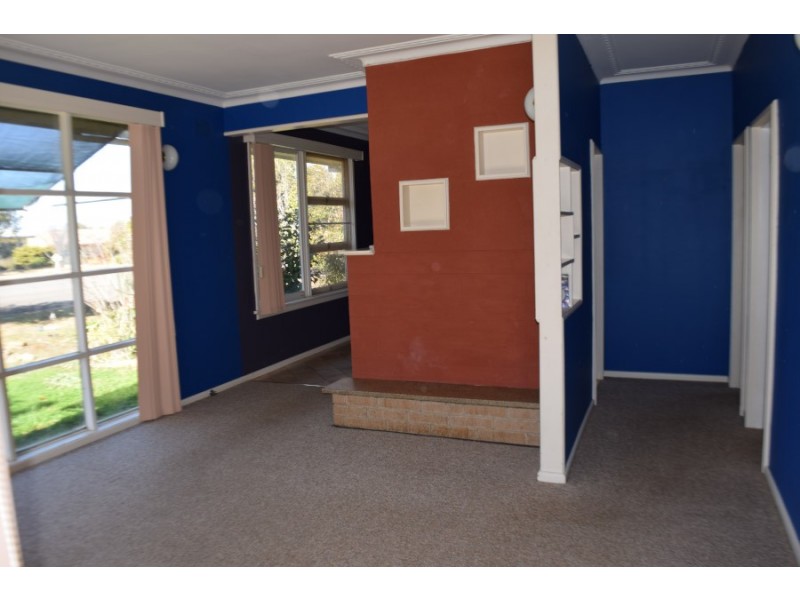 16 Middleton Street, Parkes NSW 2870