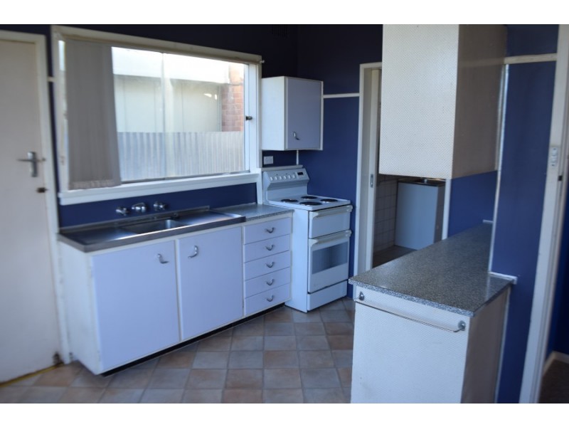 16 Middleton Street, Parkes NSW 2870