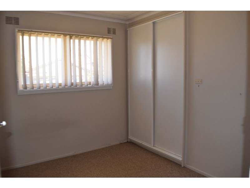 16 Middleton Street, Parkes NSW 2870