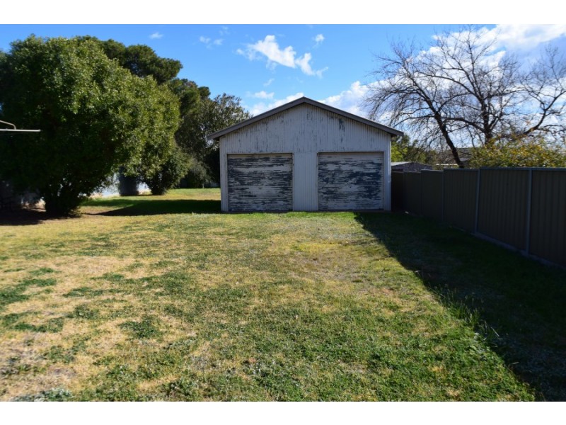 16 Middleton Street, Parkes NSW 2870