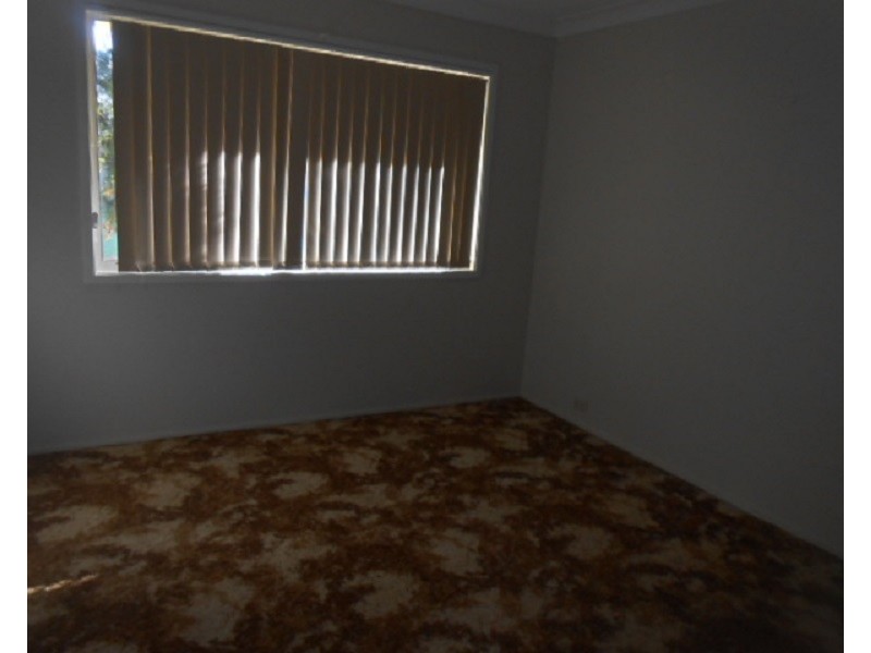 13 Evans Parade, Parkes NSW 2870