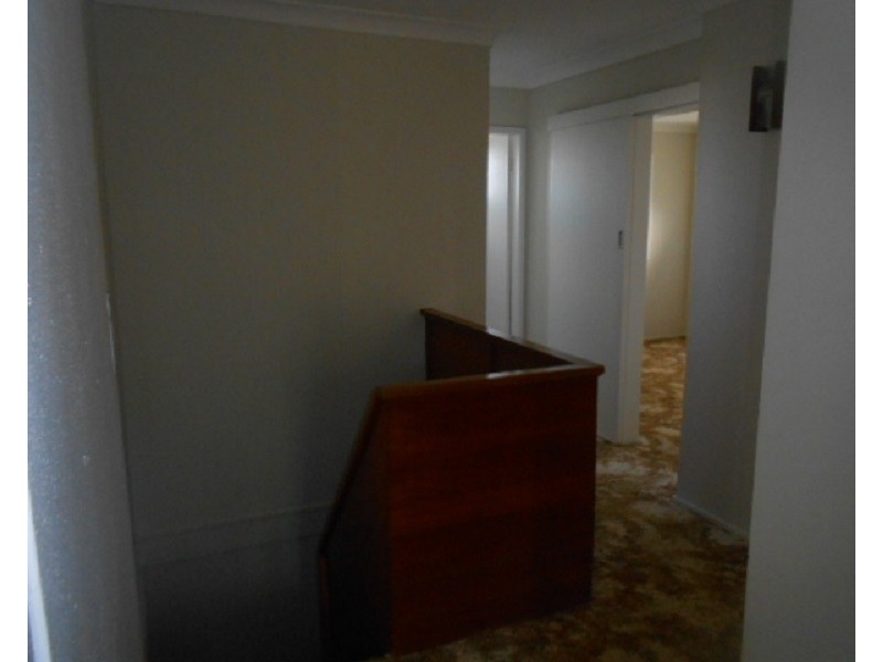 13 Evans Parade, Parkes NSW 2870