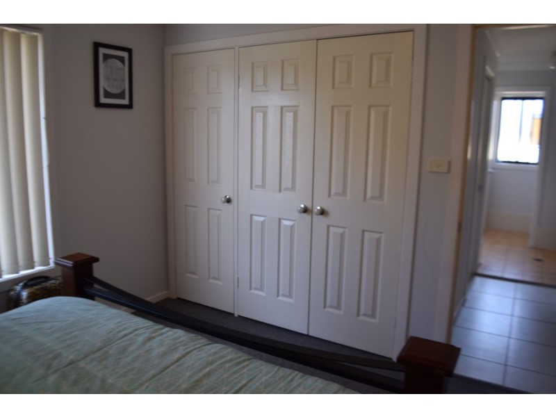 9 Guillan Place, Parkes NSW 2870