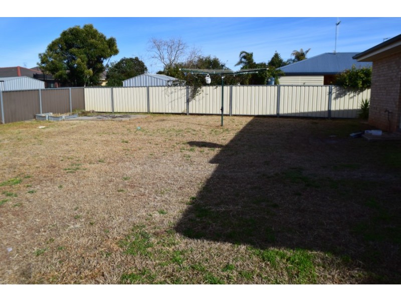 9 Guillan Place, Parkes NSW 2870