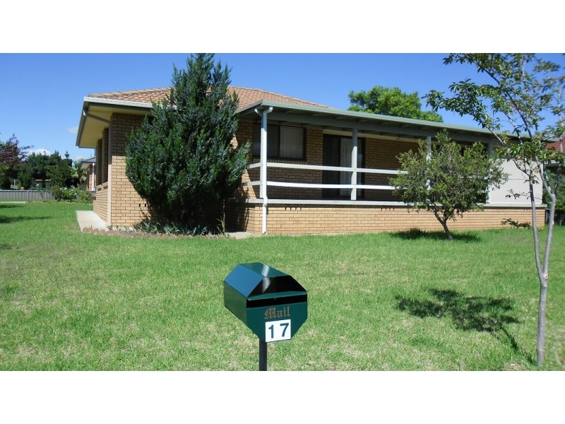 17 Thomas Street, Parkes NSW 2870