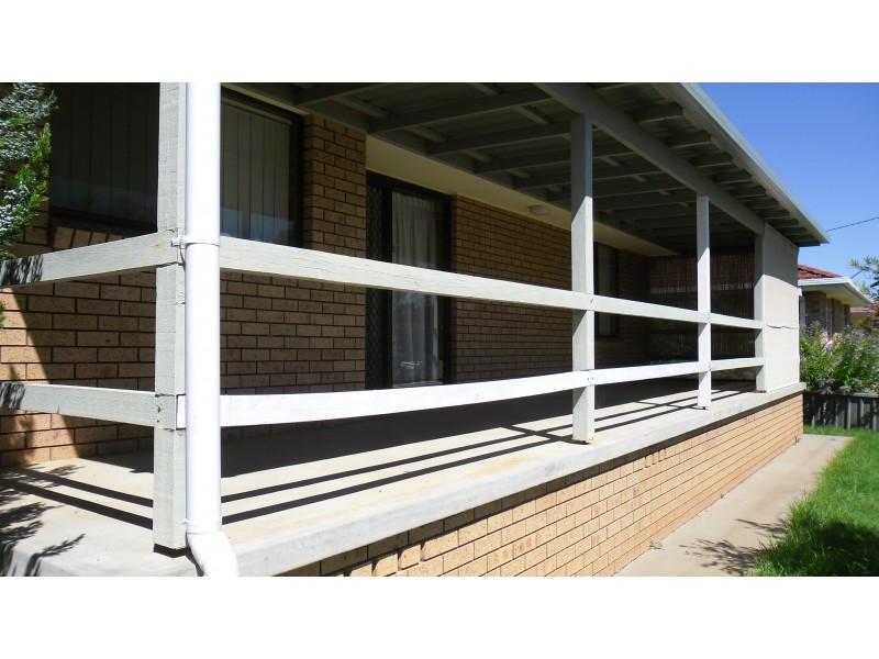 17 Thomas Street, Parkes NSW 2870