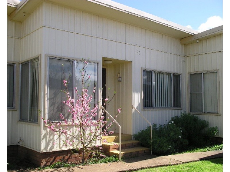 2/22 Grenfell Street, Parkes NSW 2870