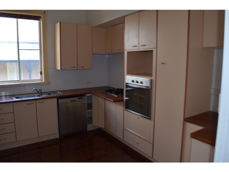 68 Orange Street, Parkes NSW 2870