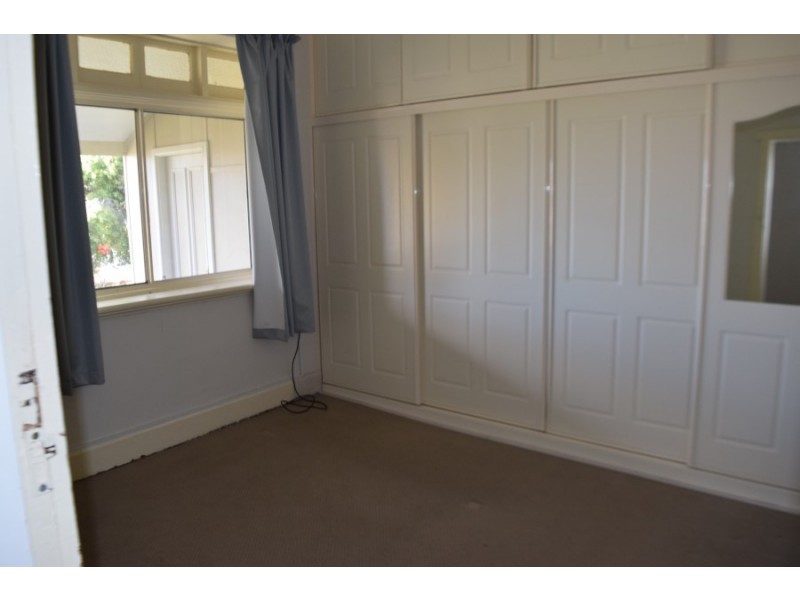 68 Orange Street, Parkes NSW 2870