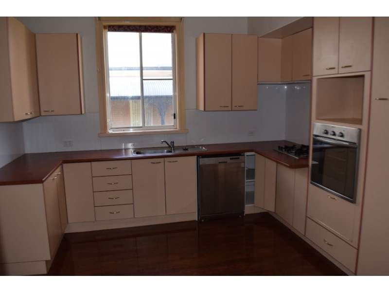 68 Orange Street, Parkes NSW 2870