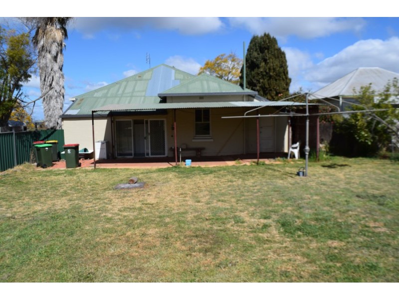 68 Orange Street, Parkes NSW 2870