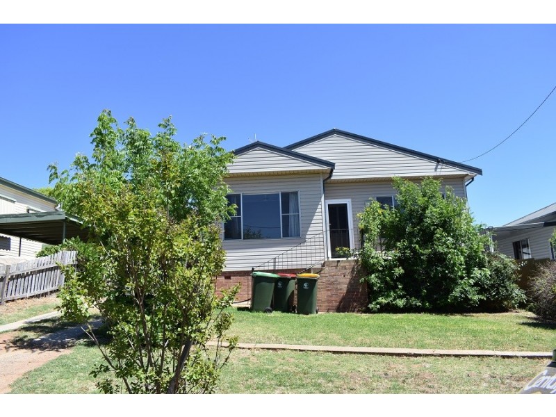 12 Howard Street, Parkes NSW 2870