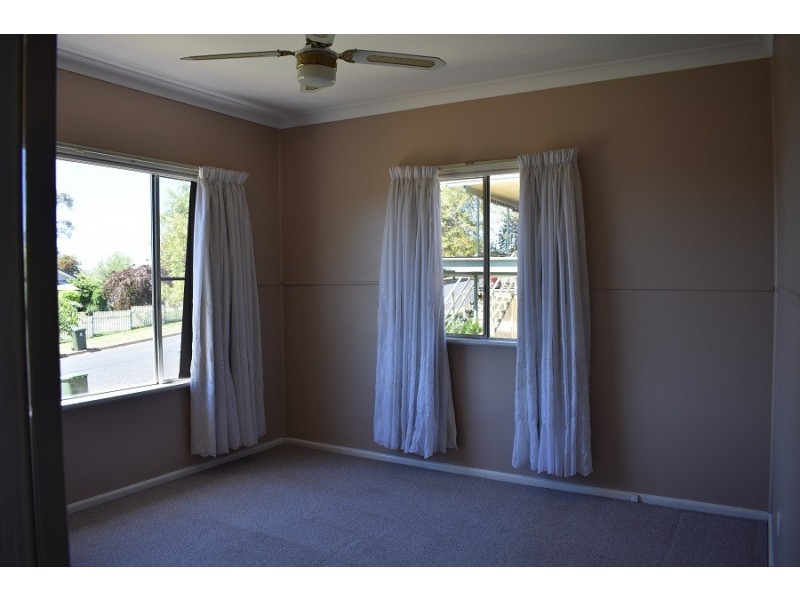 12 Howard Street, Parkes NSW 2870