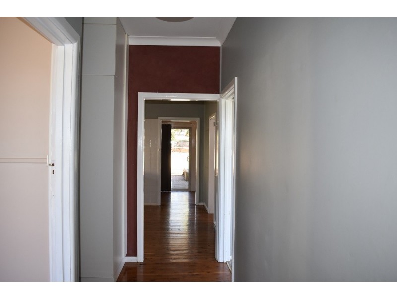 12 Howard Street, Parkes NSW 2870