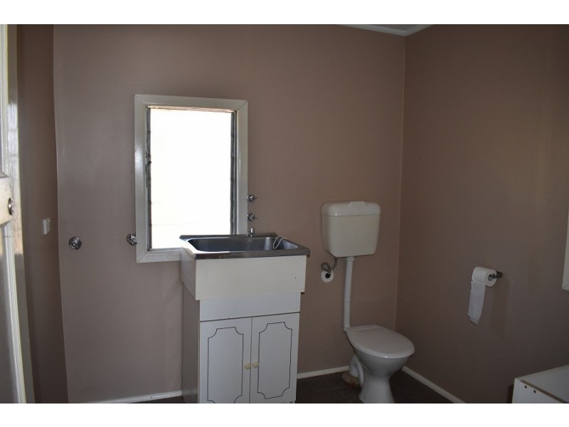 12 Howard Street, Parkes NSW 2870