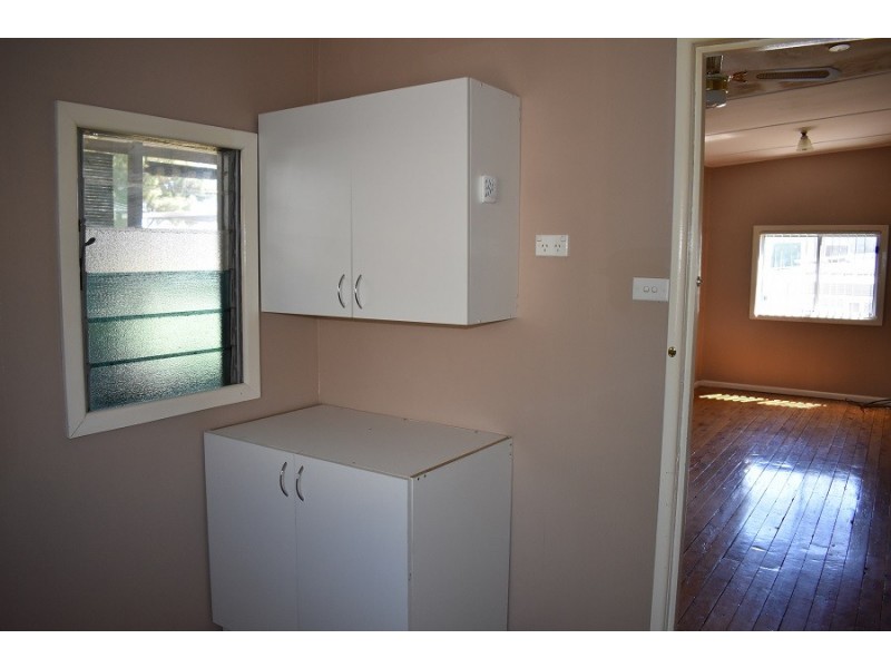 12 Howard Street, Parkes NSW 2870