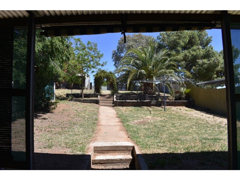 12 Howard Street, Parkes NSW 2870