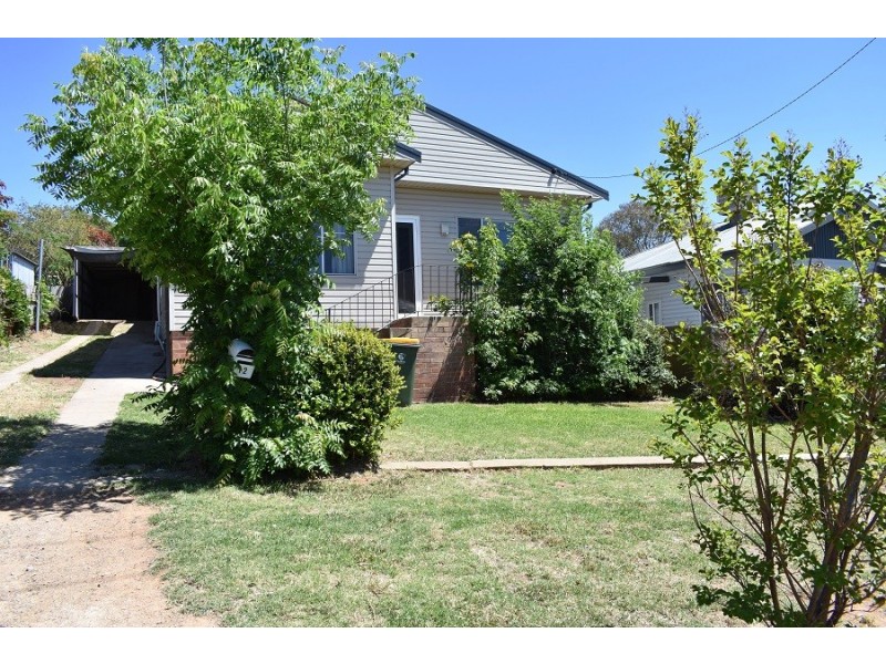 12 Howard Street, Parkes NSW 2870
