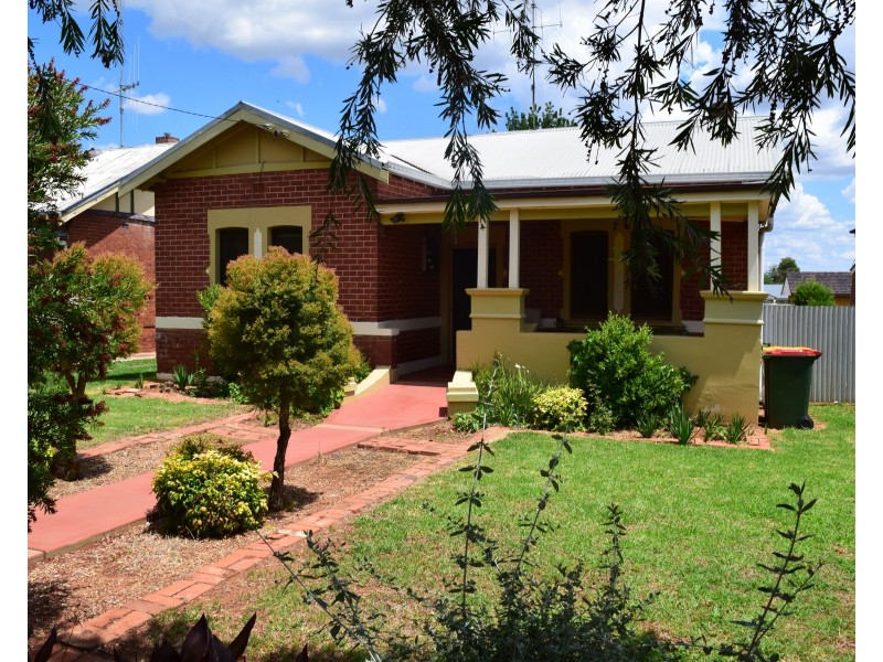 65 Dalton Street, Parkes NSW 2870