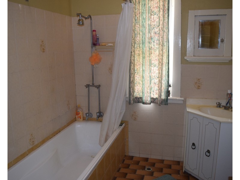 65 Dalton Street, Parkes NSW 2870