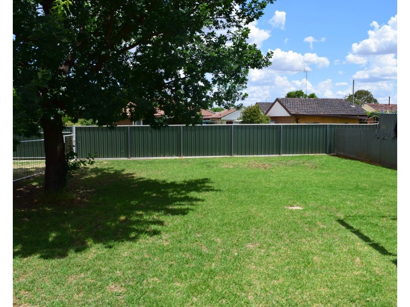65 Dalton Street, Parkes NSW 2870