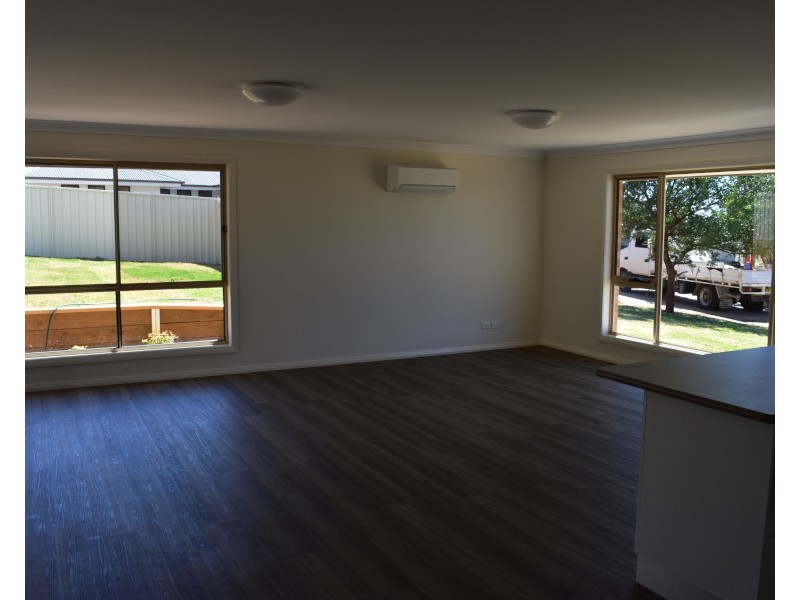 6 Rosewood Avenue, Parkes NSW 2870